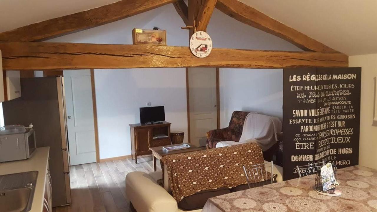 La Thibaudiere Gite 70M2 Mirebeau المظهر الخارجي الصورة